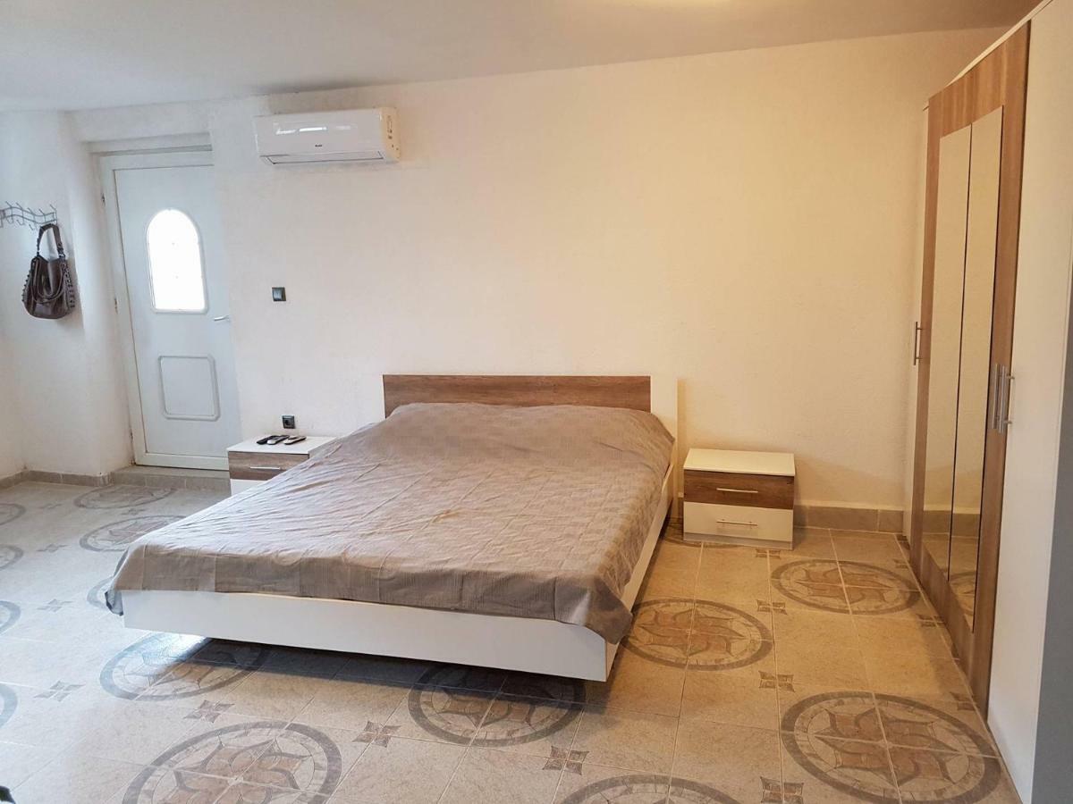 לובראן Villa Niki Rezine מראה חיצוני תמונה