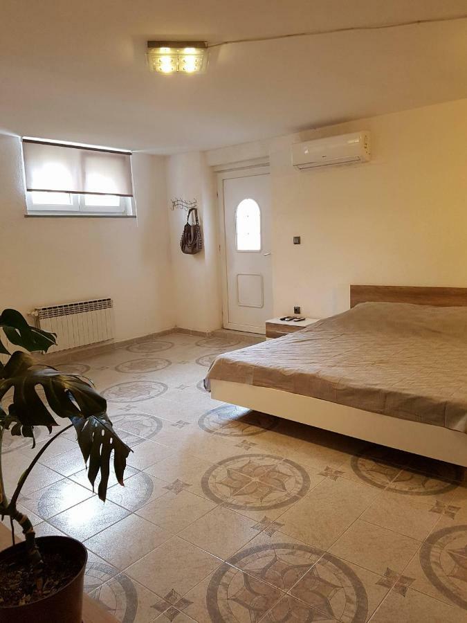 לובראן Villa Niki Rezine מראה חיצוני תמונה